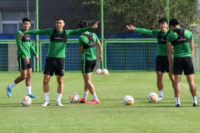 金州勇士训练开放日，今晚回应争议引欢呼，荷甲在即，年轻球员得到机会的简单介绍-开云