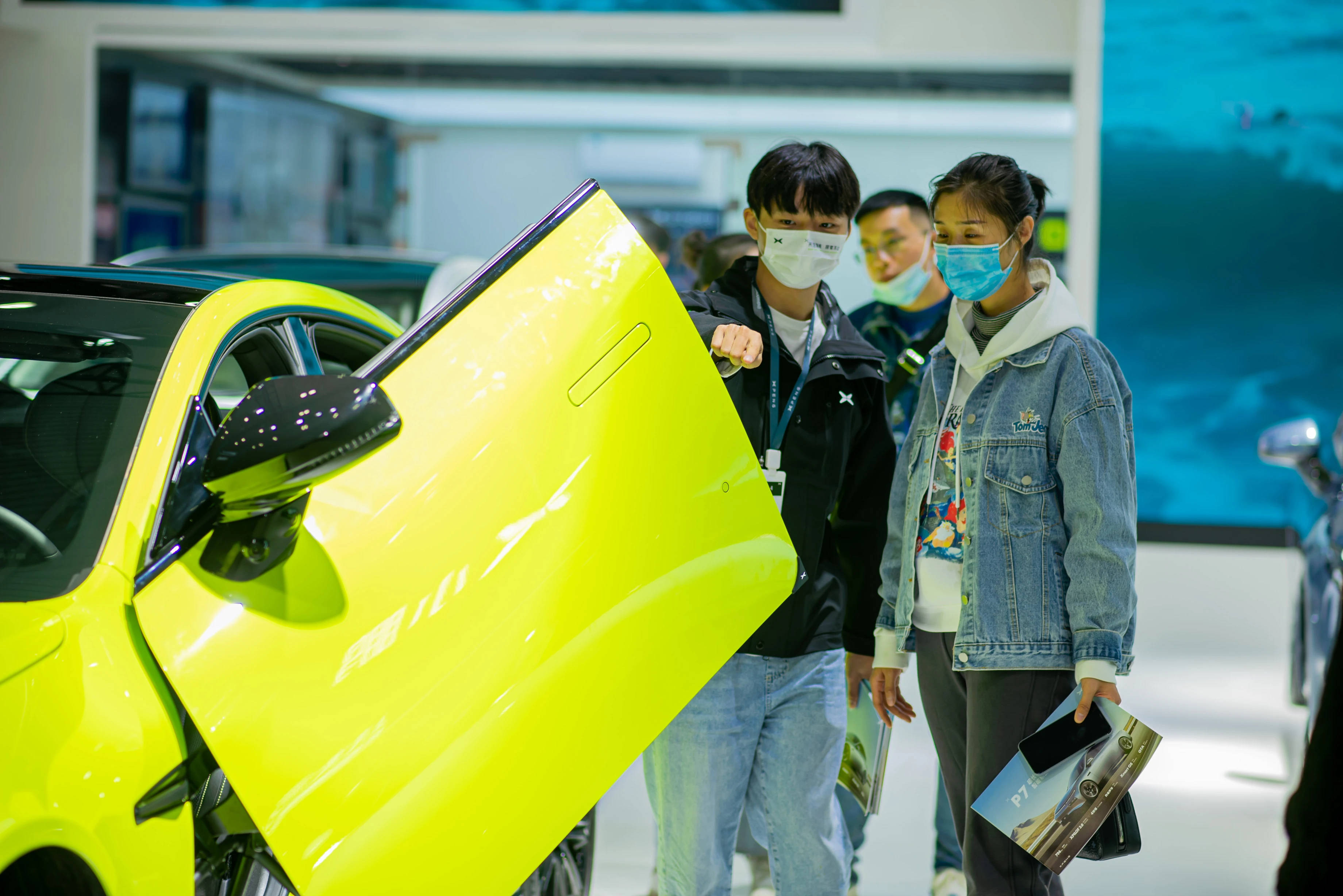 赛地聚焦：亚冠加时末段热度飙升，里尔调整名单，赛场秩序良好，球探报告显示潜力