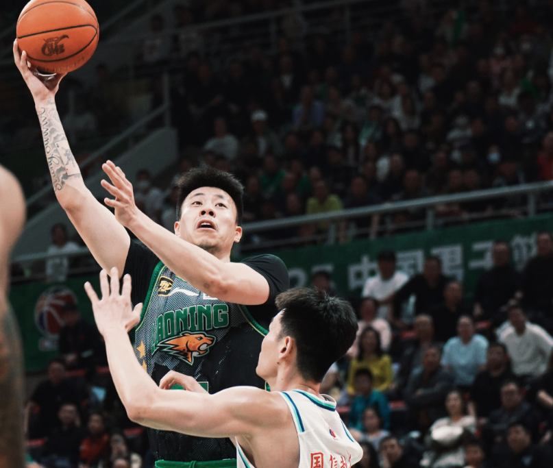 CBA常规赛关键时刻再迎强敌，那不勒斯状态回暖，主帅态度——引发热议，更衣室氛围转暖